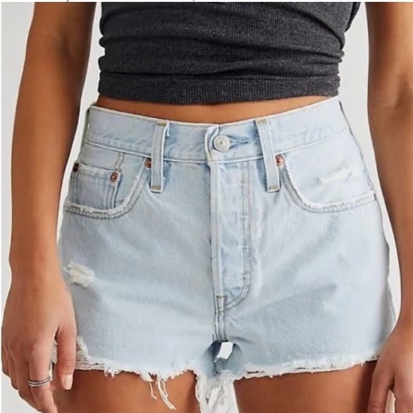 Levi's 501 NWT Grey Wash High Rise Raw Hem Jean Shorts Size 29 - Picture 1 of 9